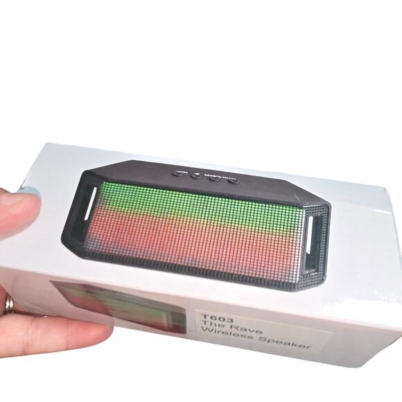 THE RAVE WIRELESS SPEAKER BLUETOOTH SPEAKER - Picture 1 of 4